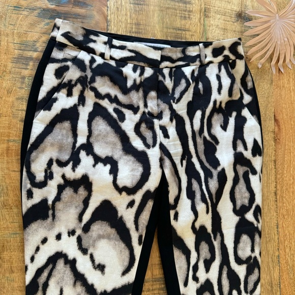 Diane Von Furstenberg Mary Mikado Wool Silk Pants Animal Print Size 6 - Picture 8 of 16